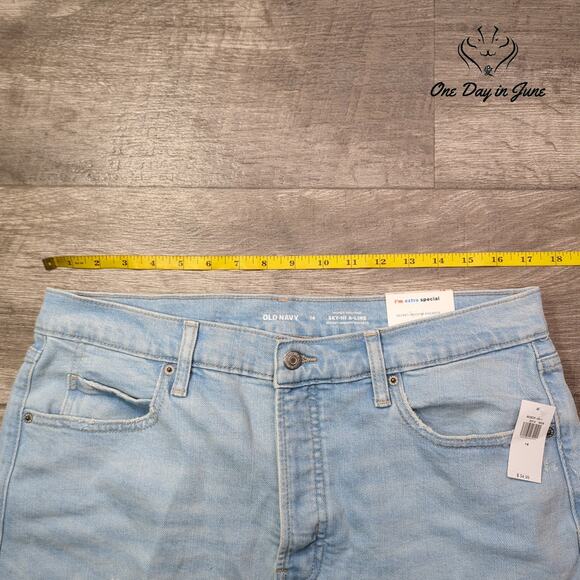 Old Navy Sky hi A Line Denim Shorts Size 14 - Picture 3 of 7
